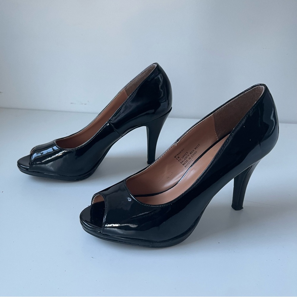 Kasper Black Patent Leather Peep Toe Heels Size 6